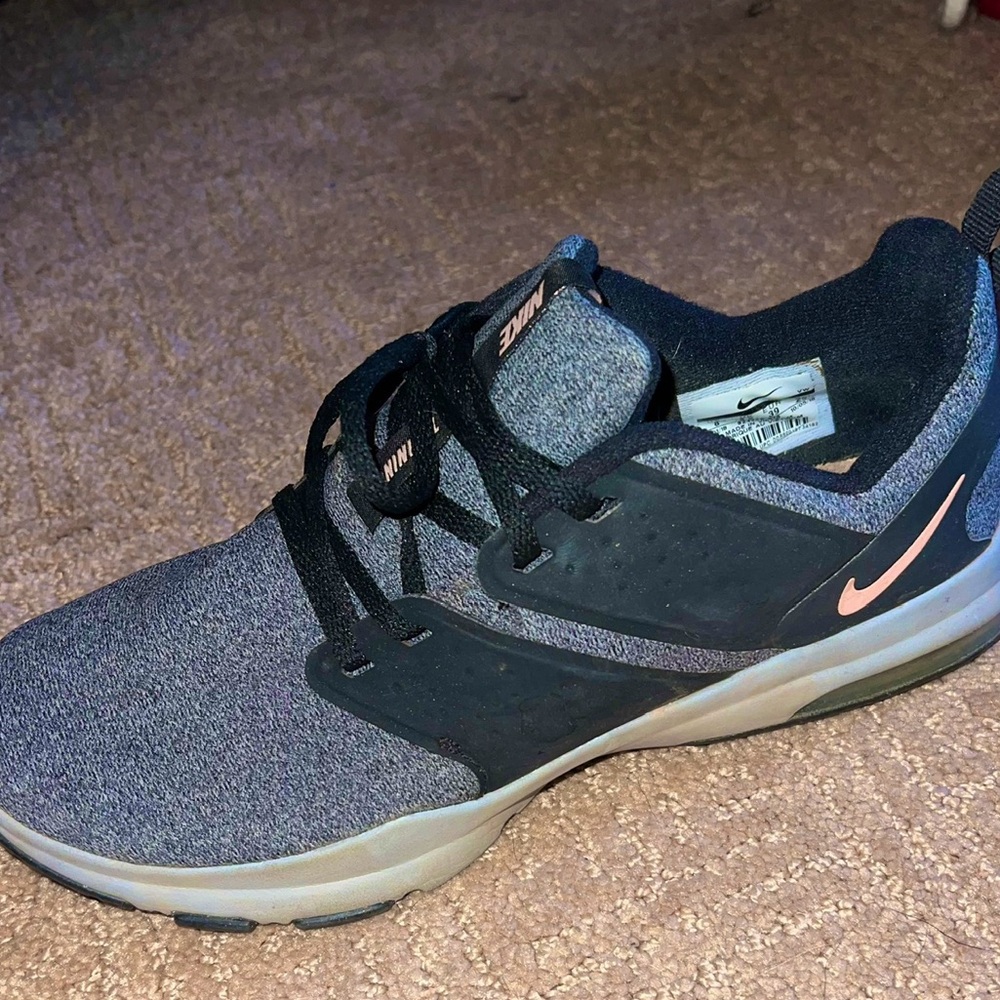Nike tennis shoes